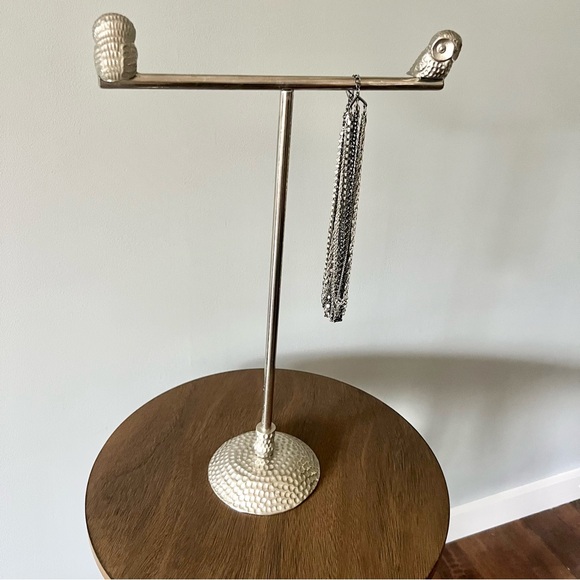 Silver Owl Necklace Stand - Picture 4 of 6
